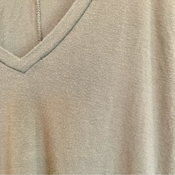 Olive Green Cutout Shoulder V-Neck London Tee Quarter Sleeve Tunic Top - Picture 4 of 6